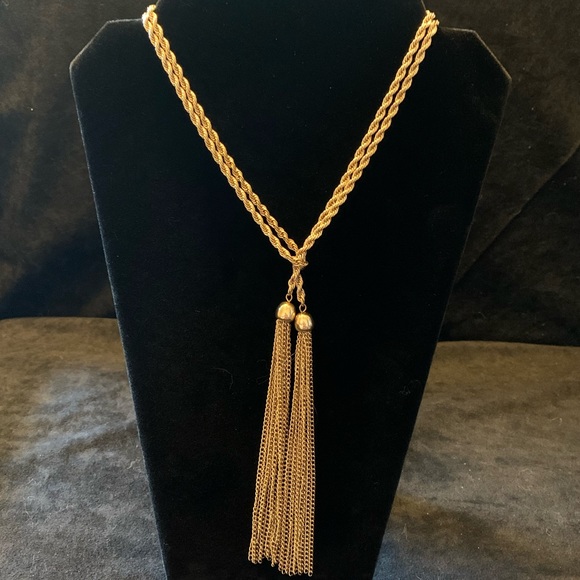 18” Gold lariat/wrap necklace with chain tassels - Picture 2 of 4